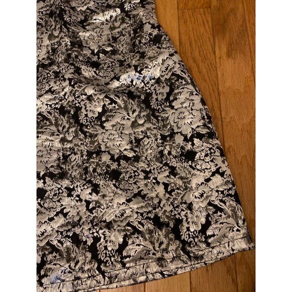 Xhilaration women's metallic cap sleeve zipped back lined short dress size small - Picture 3 of 8